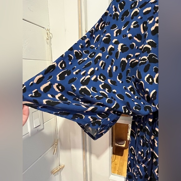 💙 ELOQUII ELEMENTS – Blue Animal Print Jumpsuit – Size 28 - Picture 8 of 9